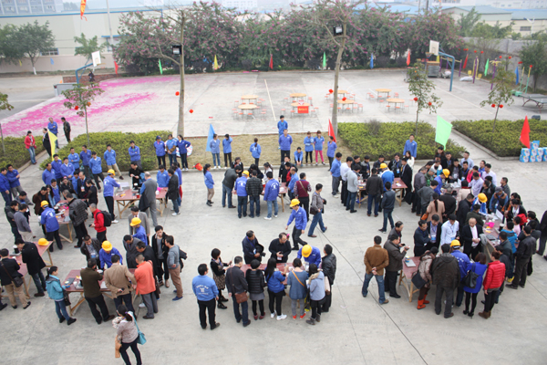 現(xiàn)場熱鬧的場景 青龍防水