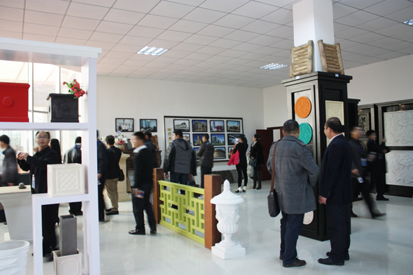 代理商朋友參觀青龍各式GRC構(gòu)件 青龍防水