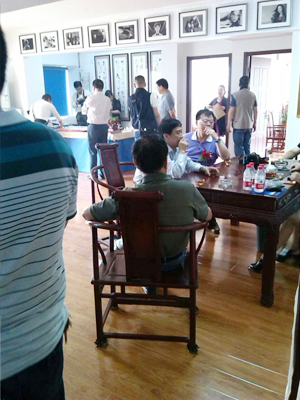 體驗店開張當(dāng)天人氣爆棚 西安防水